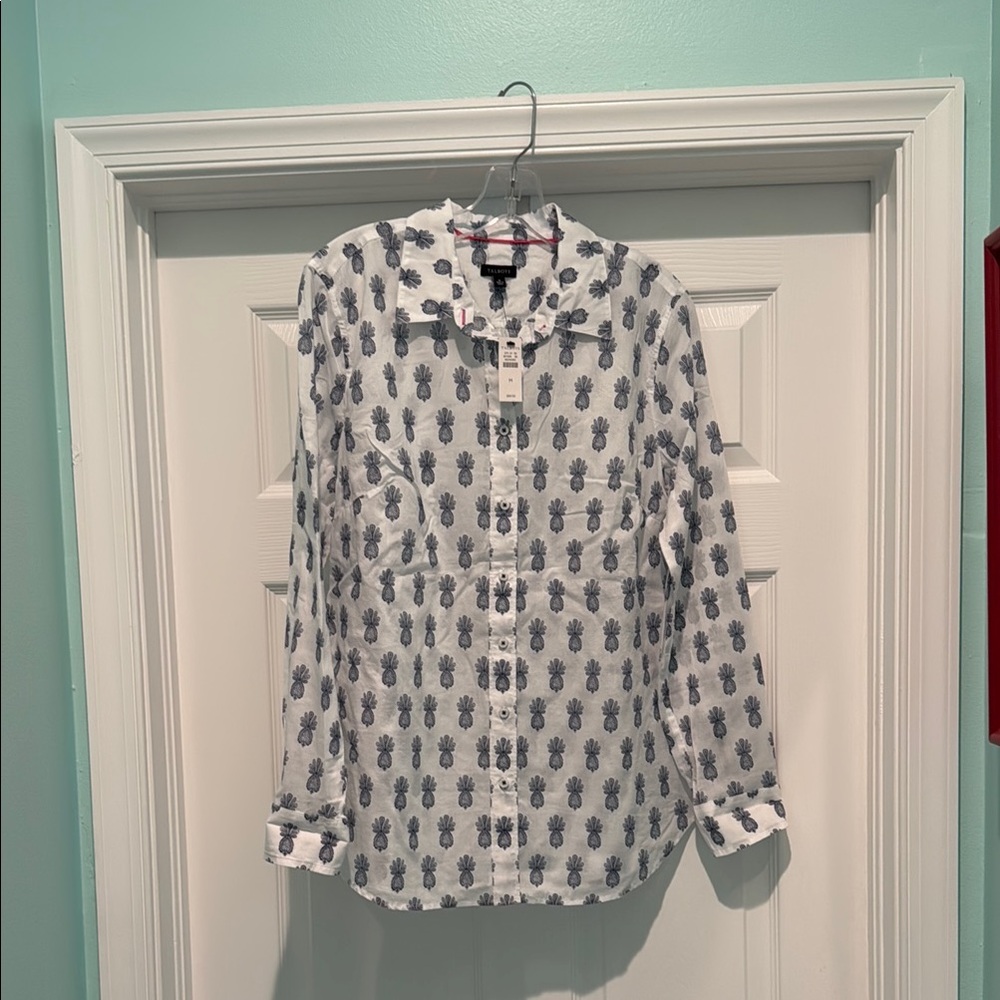 NWT Talbots size M White and Blue Pineapple Print Shirt